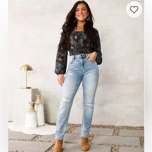High Rise Mom Jeans Size 28